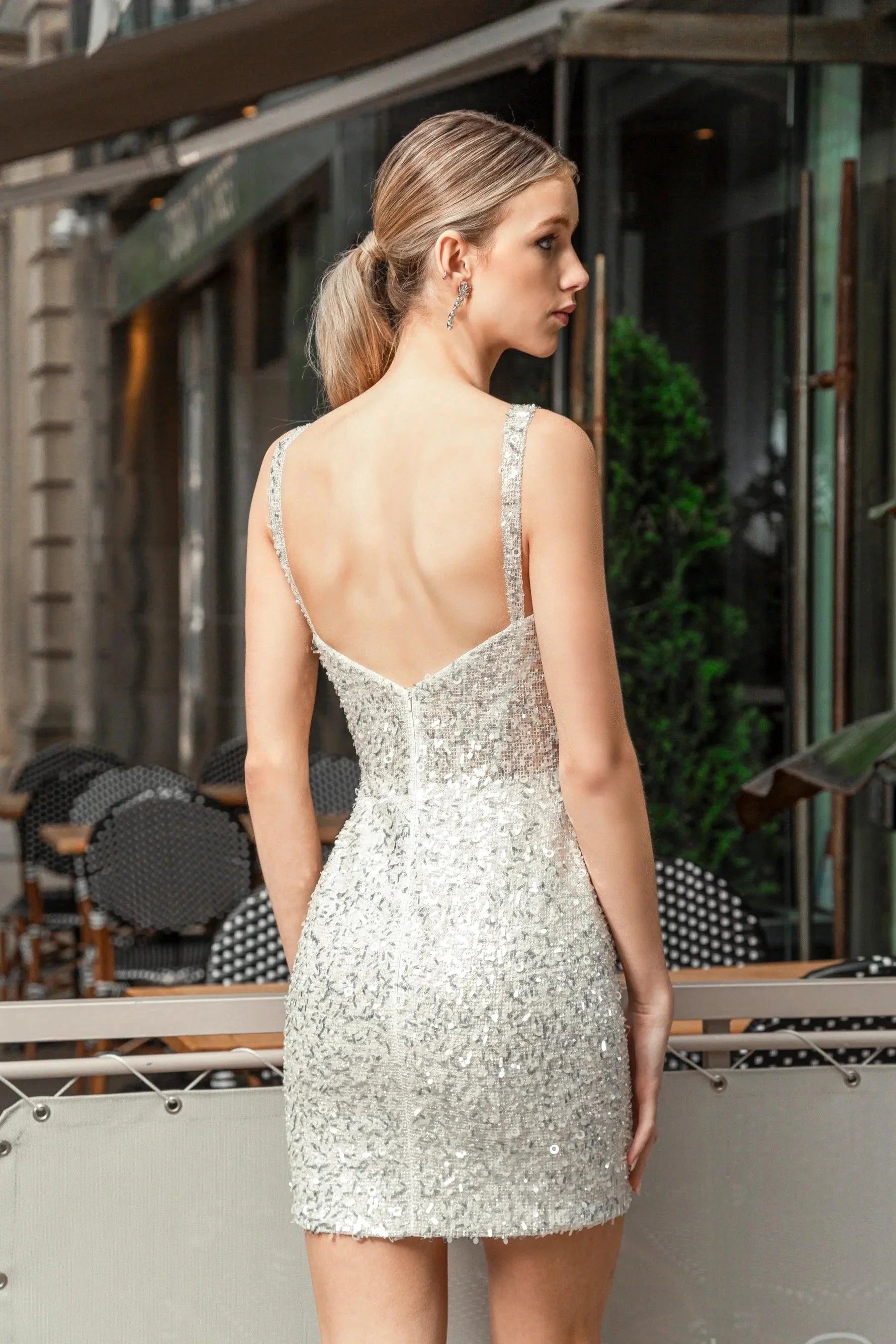 Short Wedding Dress with Straps and a Zippered Back Satin Modern Vestido De Novia Mermaid Princess Court Train White Sleeves Bridal Gowns Satin