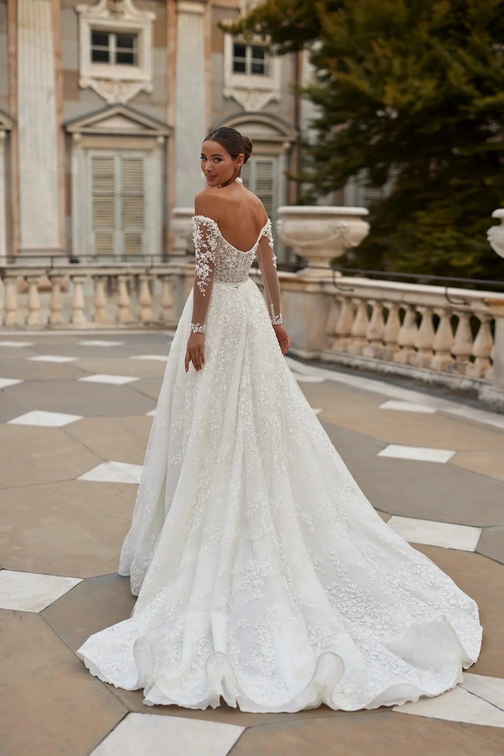 Short Wedding Dress with Off-the-Shoulder Long Sleeves and a Detachable A-Line Skirt with train Vestido De Novia Mermaid Princess Court Train Satin Modern White Sleeves Bridal Gowns Satin
